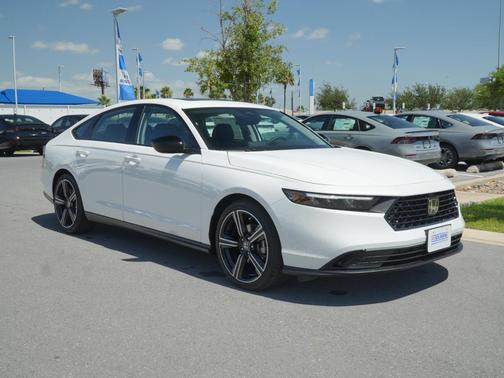 Platinum White Pearl 2026 Honda Accord SE