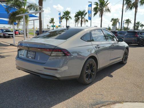 Urban Gray Pearl 2025 Honda Accord SE
