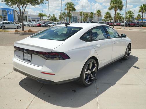 Platinum White Pearl 2026 Honda Accord SE