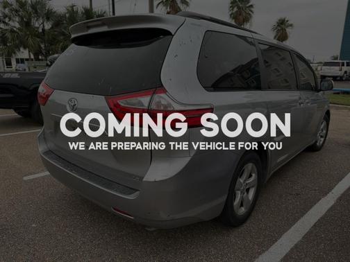 2017 Toyota Sienna LE