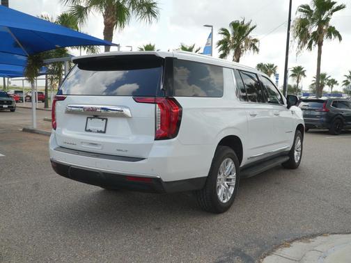 White Frost Tricoat 2021 GMC Yukon XL SLT