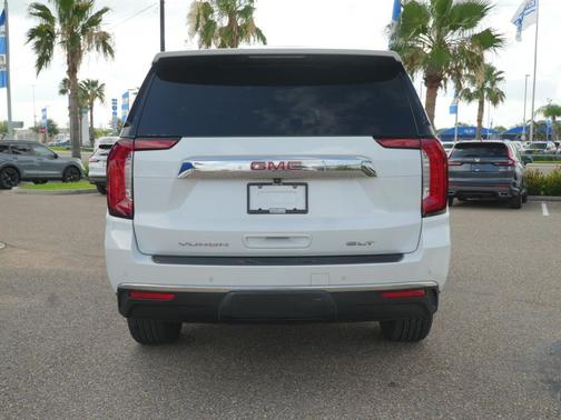 White Frost Tricoat 2021 GMC Yukon XL SLT