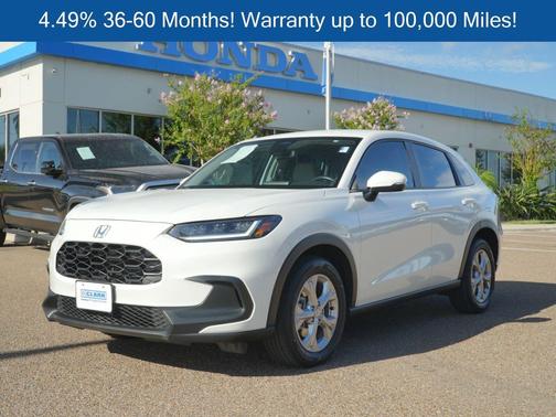 Platinum White Pearl 2024 Honda HR-V LX