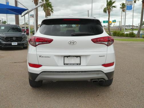 Dazzling White 2018 Hyundai TUCSON Sport