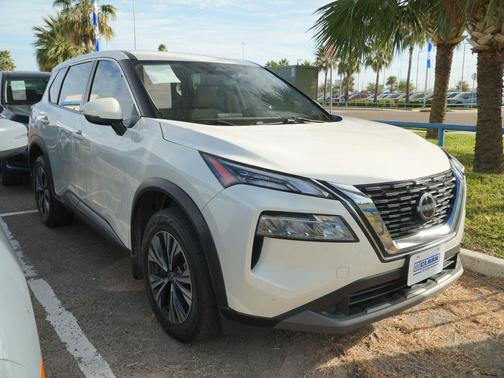 Pearl White Tricoat 2023 Nissan Rogue SV