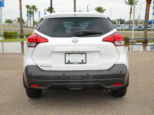 2020 Nissan Kicks S