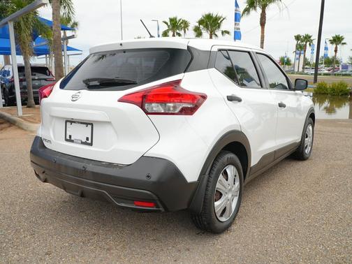 2020 Nissan Kicks S