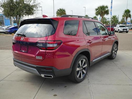 2025 Honda Pilot Touring 8-Passenger