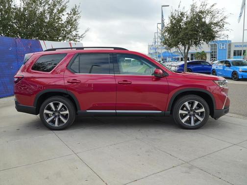 2025 Honda Pilot Touring 8-Passenger