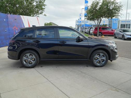 Crystal Black Pearl 2026 Honda HR-V LX