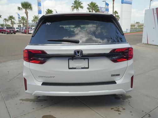 Platinum White Pearl 2026 Honda Odyssey EX-L