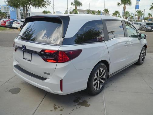 Platinum White Pearl 2026 Honda Odyssey EX-L