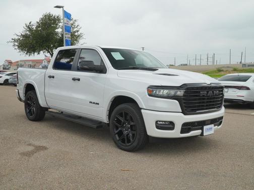 Ivory White Tri-Coat Pearlcoat 2025 RAM 1500 Laramie