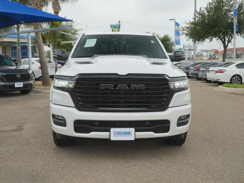 Ivory White Tri-Coat Pearlcoat 2025 RAM 1500 Laramie