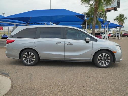 Lunar Silver Metallic 2024 Honda Odyssey EX-L