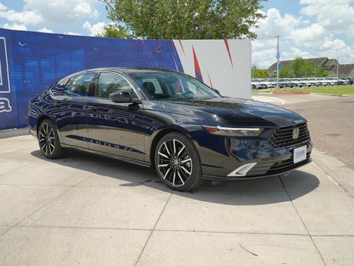 Crystal Black Pearl 2026 Honda Accord Hybrid Touring