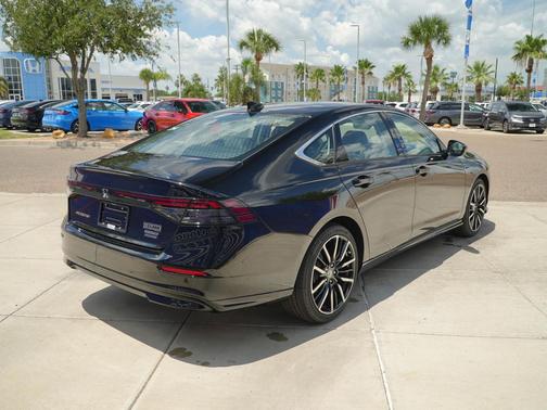 Crystal Black Pearl 2026 Honda Accord Hybrid Touring