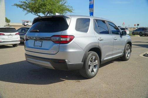 Lunar Silver Metallic 2023 Honda Pilot AWD EX-L 7 Passenger