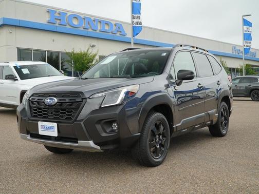 Magnetite Gray Metallic 2023 Subaru Forester Wilderness