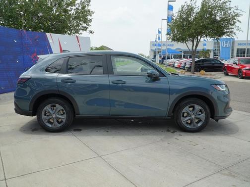 Nordic Forest Pearl 2027 Honda HR-V LX