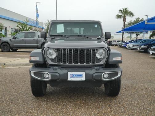 Granite Crystal Metallic Clearcoat 2024 Jeep Gladiator Sport