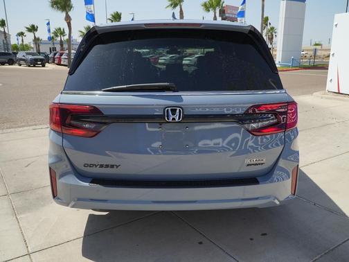 Sonic Gray Pearl 2026 Honda Odyssey Sport-L