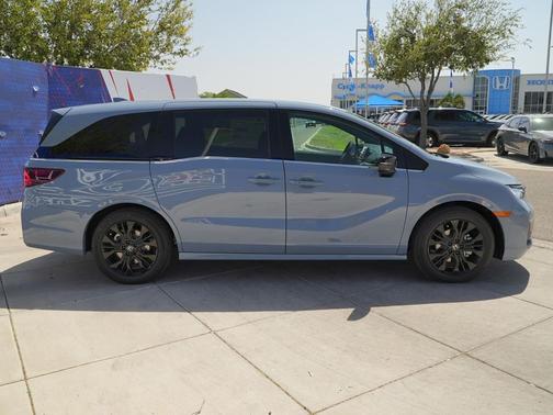 Sonic Gray Pearl 2026 Honda Odyssey Sport-L