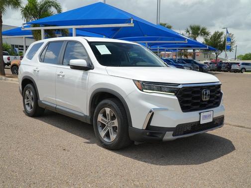 Platinum White Pearl 2023 Honda Pilot 2WD EX-L 7 Passenger