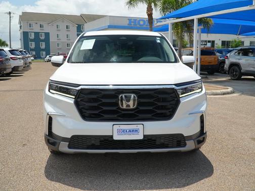 Platinum White Pearl 2023 Honda Pilot 2WD EX-L 7 Passenger
