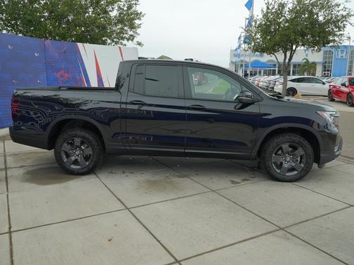 Crystal Black Pearl 2026 Honda Ridgeline TrailSport