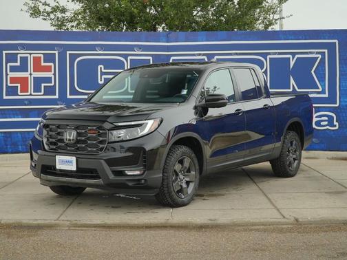 Crystal Black Pearl 2026 Honda Ridgeline TrailSport