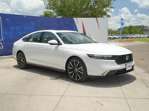 Platinum White Pearl 2026 Honda Accord Hybrid Touring