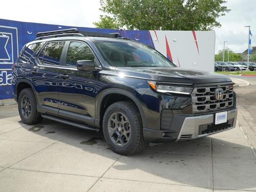 Crystal Black Pearl 2026 Honda Pilot TrailSport
