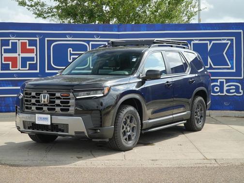 Crystal Black Pearl 2026 Honda Pilot TrailSport