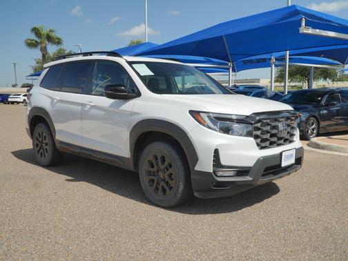 Platinum White Pearl 2023 Honda Passport AWD TrailSport