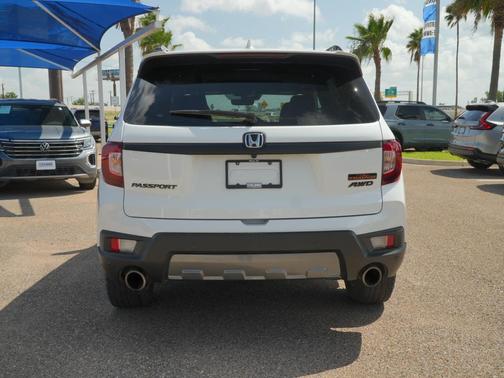 Platinum White Pearl 2023 Honda Passport AWD TrailSport