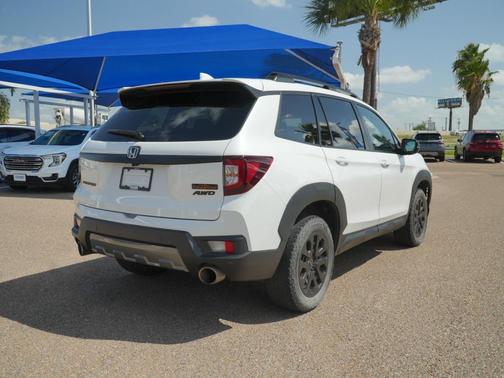 Platinum White Pearl 2023 Honda Passport AWD TrailSport