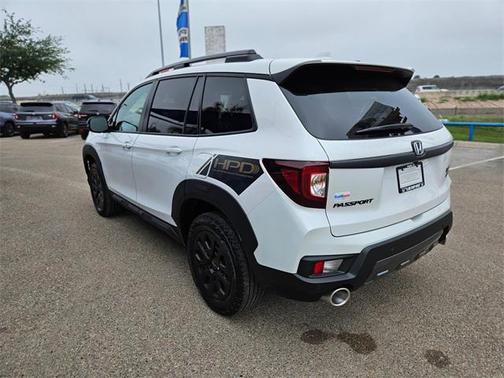 Platinum White Pearl 2023 Honda Passport AWD TrailSport