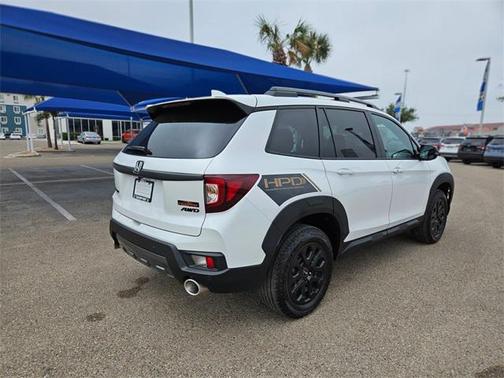 Platinum White Pearl 2023 Honda Passport AWD TrailSport