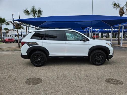 Platinum White Pearl 2023 Honda Passport AWD TrailSport