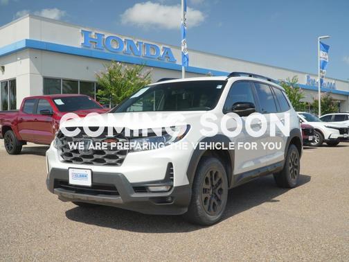 Platinum White Pearl 2023 Honda Passport AWD TrailSport