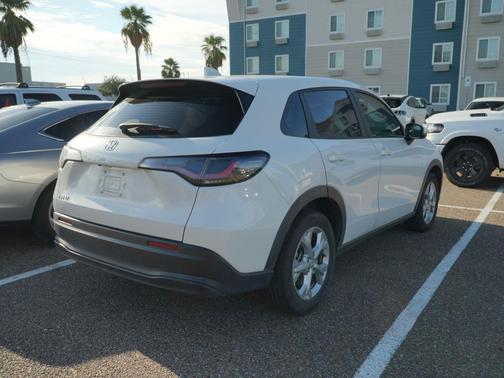 Platinum White Pearl 2025 Honda HR-V LX