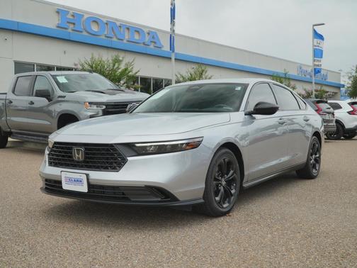 Solar Silver Metallic 2025 Honda Accord SE