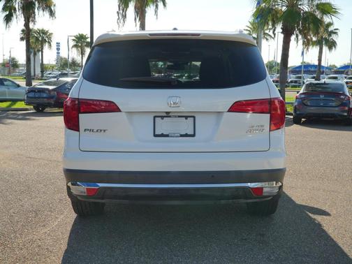WHT DIAMOND PRL;BGE PERF LTH-TRIM STS 2018 Honda Pilot Elite