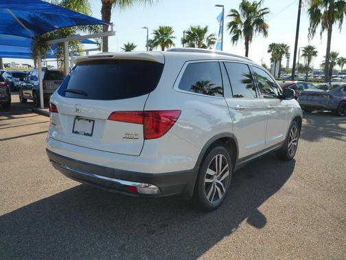 WHT DIAMOND PRL;BGE PERF LTH-TRIM STS 2018 Honda Pilot Elite