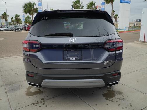2025 Honda Pilot Touring 8-Passenger