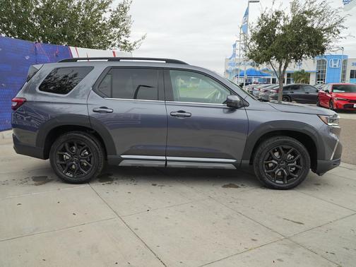 2025 Honda Pilot Touring 8-Passenger