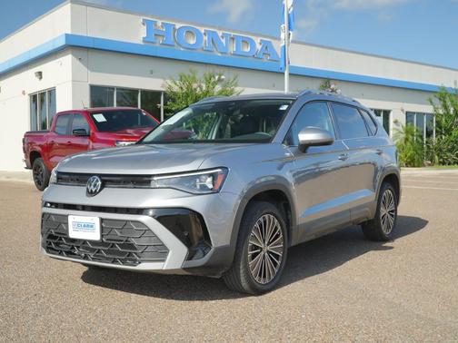 Pyrite Silver Metallic 2025 Volkswagen Taos 1.5T SE