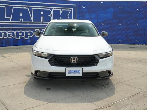 Platinum White Pearl 2026 Honda Accord SE