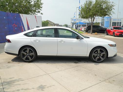 Platinum White Pearl 2026 Honda Accord SE